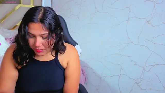 Snapshot of luna_jonezz chatting on November 11, 2025, 11:10 am luna jonezz online show from November 11, 2025, 11:10 am