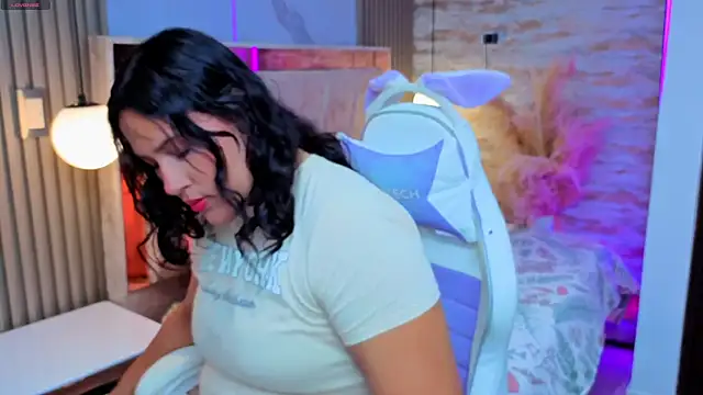 Snapshot of luna_jonezz chatting on November 14, 2025, 11:20 am luna jonezz online show from November 14, 2025, 11:20 am