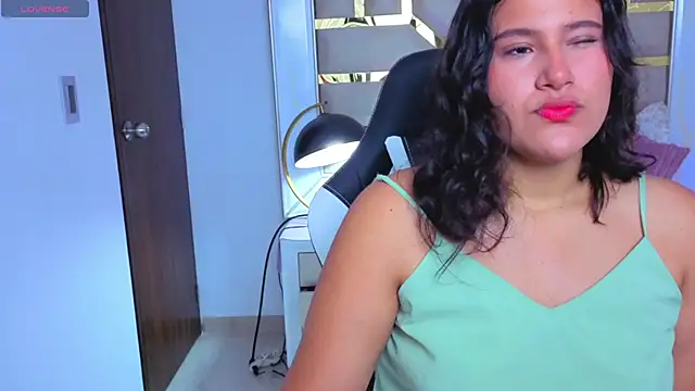 Snapshot of luna_jonezz chatting on November 19, 2025, 11:21 am luna jonezz online show from November 19, 2025, 11:21 am