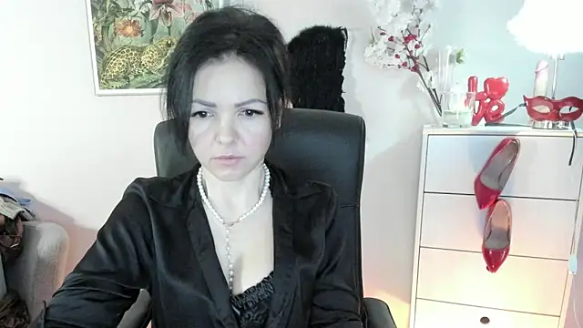 Mollybloom40 online show from February 10, 2026, 2:43 pm