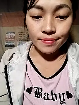 Snapshot of Hani-i chatting on November 25, 2025, 1:33 pm Hani-i online show from November 25, 2025, 1:33 pm