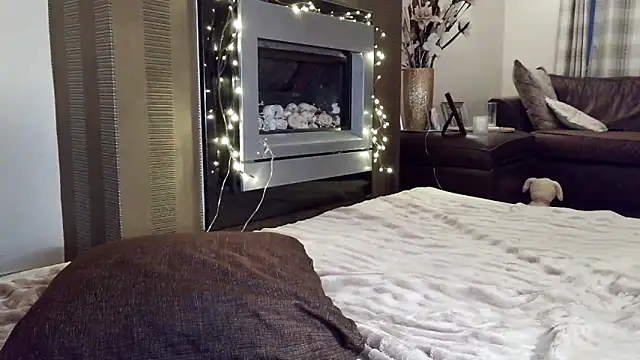 Scouse Lexi online show from April 18, 2026, 7:58 pm