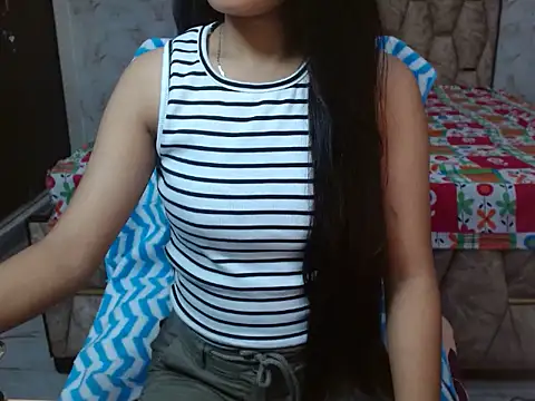 spicy sofiya - online show from November 4, 2025, 3:33 pm