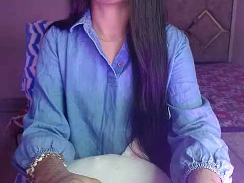 spicy sofiya - online show from December 1, 2025, 5:29 pm