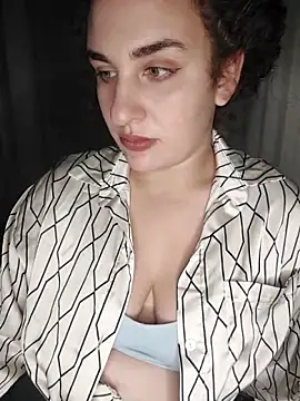 Snapshot of Kiki_Catty chatting on October 19, 2025, 7:36 pm Kiki Catty online show from October 19, 2025, 7:36 pm