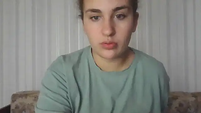 Snapshot of Kiki_Catty chatting on October 27, 2025, 9:46 am Kiki Catty online show from October 27, 2025, 9:46 am