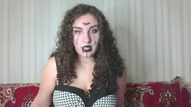 Snapshot of Kiki_Catty chatting on November 1, 2025, 8:00 pm Kiki Catty online show from November 1, 2025, 8:00 pm