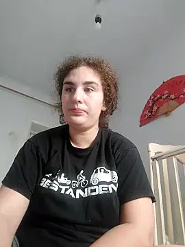 Snapshot of Kiki_Catty chatting on November 12, 2025, 1:44 pm Kiki Catty online show from November 12, 2025, 1:44 pm