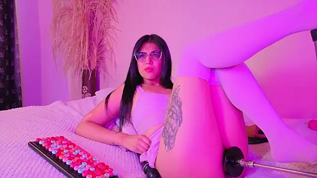 Snapshot of Sub_Scarlett chatting on October 18, 2025, 1:56 pm Sub Scarlett online show from October 18, 2025, 1:56 pm