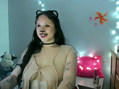  Emily vixen online show from October 21, 2025, 3:40 am