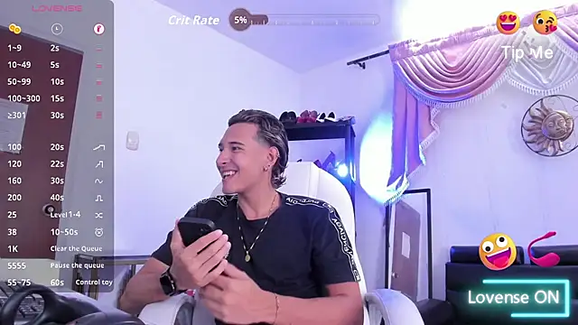 Snapshot of Hayden_Boy_ chatting on November 25, 2025, 7:03 pm Hayden Boy online show from November 25, 2025, 7:03 pm