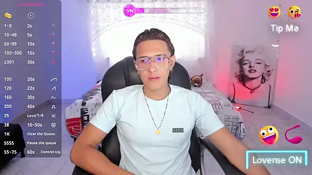 Snapshot of Hayden_Boy_ chatting on November 29, 2025, 6:22 pm Hayden Boy online show from November 29, 2025, 6:22 pm