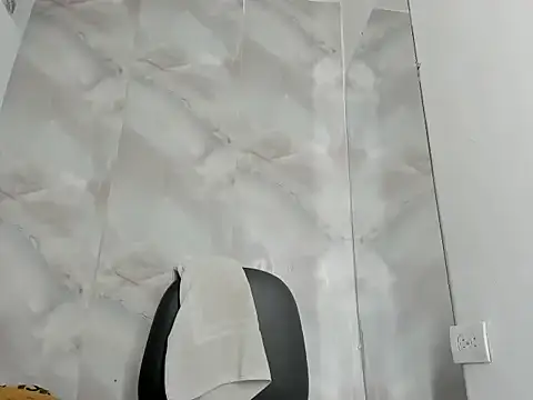 kataleyaAlenan online show from October 28, 2025, 1:36 pm