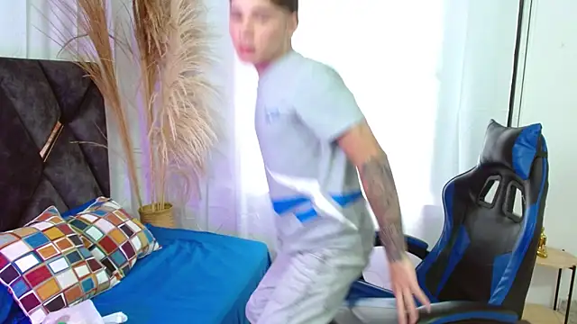 Mattass18 online show from November 9, 2025, 1:42 pm