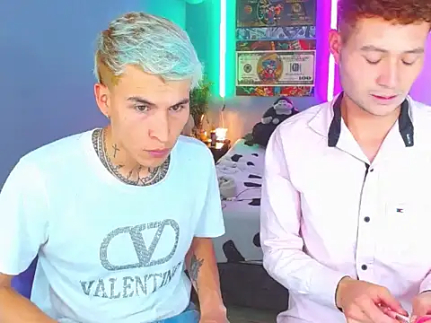 Snapshot of Latin_boysxxxx chatting on October 29, 2025, 2:14 am Latin boysxxxx online show from October 29, 2025, 2:14 am