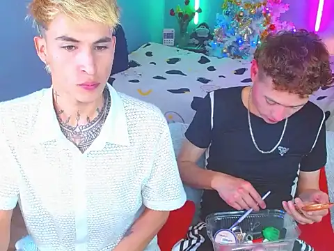 Snapshot of Latin_boysxxxx chatting on November 27, 2025, 4:14 am Latin boysxxxx online show from November 27, 2025, 4:14 am