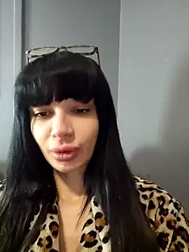 LucyMiax online show from February 8, 2026, 8:51 am