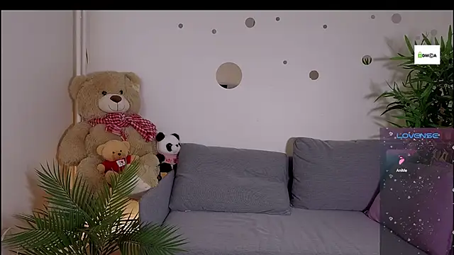 cute cake online show from May 22, 2026, 9:48 am