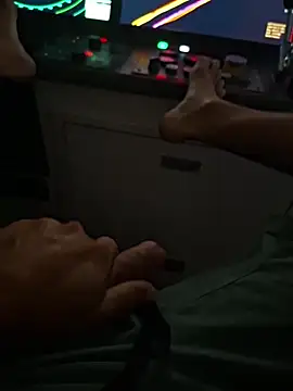 shainnfk online show from December 3, 2025, 6:06 pm