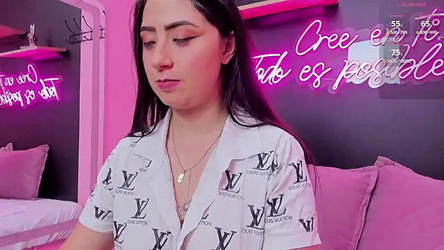 JuliethCruz  online show from October 23, 2025, 5:55 pm