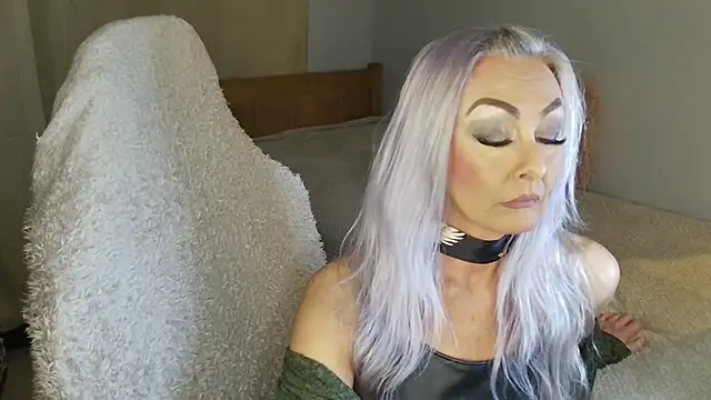 Snapshot of TheOGMiaMystique chatting on February 21, 2026, 5:47 pm TheOGMiaMystique online show from February 21, 2026, 5:47 pm