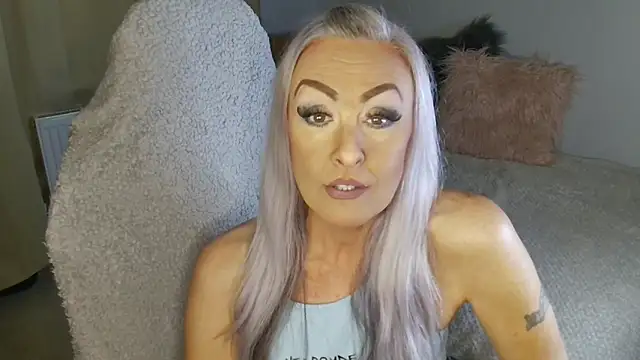 TheOGMiaMystique online show from April 15, 2026, 5:09 pm