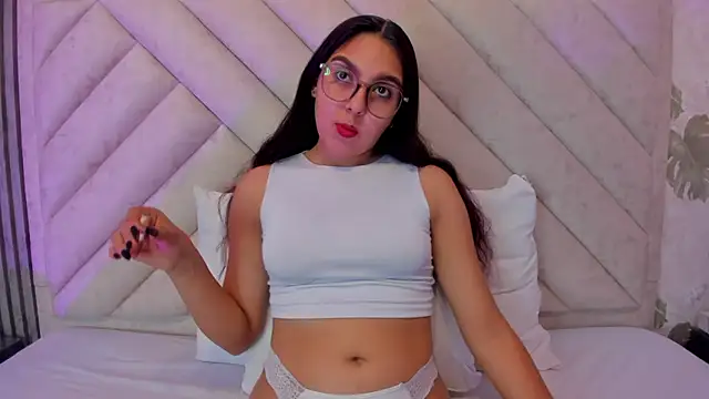 Snapshot of Lexy-Sweet1 chatting on October 26, 2025, 3:23 am Lexy-Sweet1 online show from October 26, 2025, 3:23 am