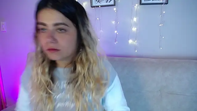 Sweet Bella Valery online show from April 10, 2026, 9:52 pm