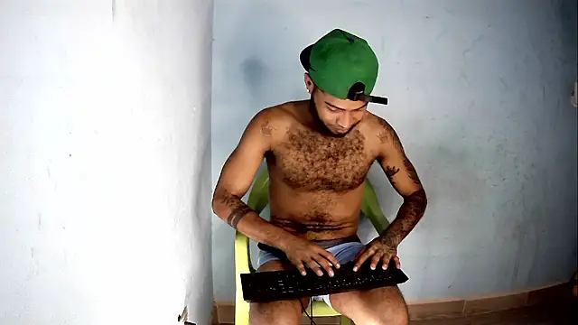 Snapshot of AXionX chatting on October 18, 2025, 10:38 am AXionX online show from October 18, 2025, 10:38 am