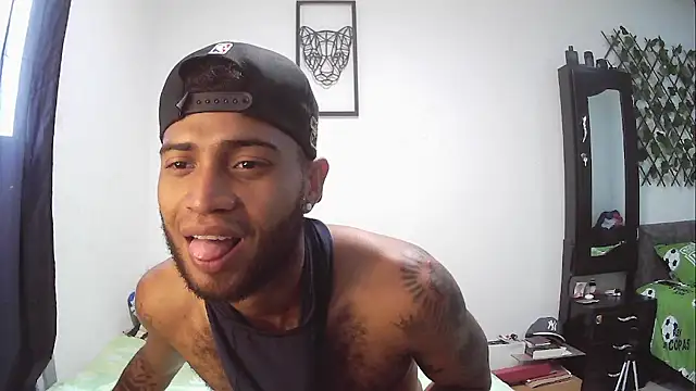 Snapshot of AXionX chatting on October 27, 2025, 1:26 pm AXionX online show from October 27, 2025, 1:26 pm