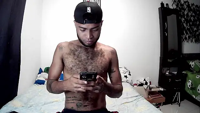 Snapshot of AXionX chatting on October 29, 2025, 9:11 am AXionX online show from October 29, 2025, 9:11 am