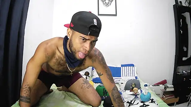 Snapshot of AXionX chatting on November 4, 2025, 9:41 am AXionX online show from November 4, 2025, 9:41 am