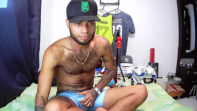 Snapshot of AXionX chatting on November 7, 2025, 9:59 pm AXionX online show from November 7, 2025, 9:59 pm