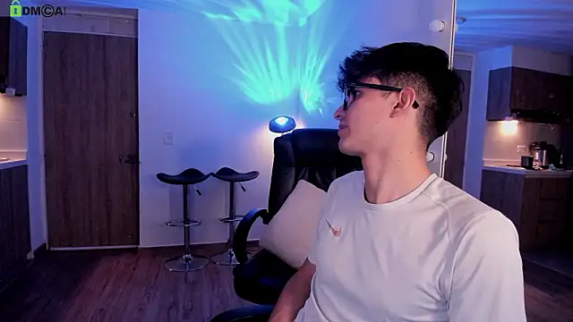 Mikeyvioleta  online show from February 11, 2026, 9:58 am