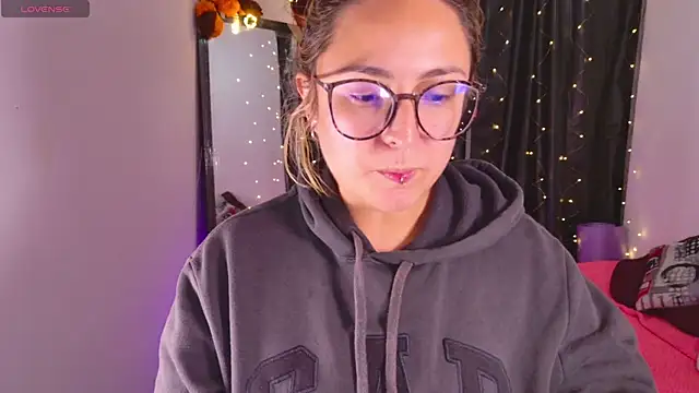 Rhosynn online show from October 29, 2025, 2:36 am