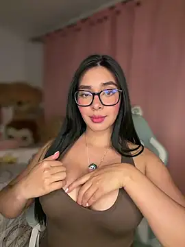 MiaSofia   online show from May 28, 2026, 1:58 am