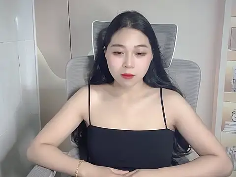Snapshot of Lilybelle-e chatting on October 17, 2025, 5:54 am Lilybelle-e online show from October 17, 2025, 5:54 am