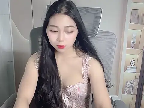 Snapshot of Lilybelle-e chatting on October 18, 2025, 1:19 am Lilybelle-e online show from October 18, 2025, 1:19 am