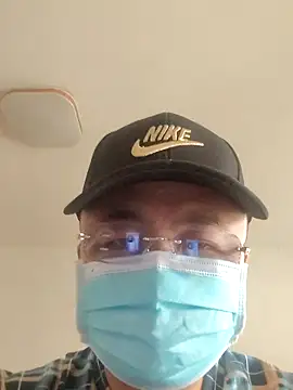 Snapshot of caige8888 chatting on October 18, 2025, 7:09 am caige8888 online show from October 18, 2025, 7:09 am