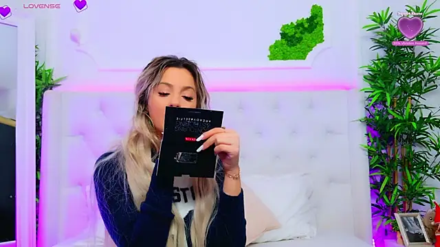 AriannaSins online show from January 8, 2026, 1:24 pm