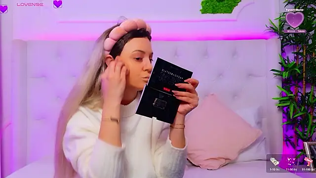 AriannaSins online show from February 9, 2026, 1:26 pm