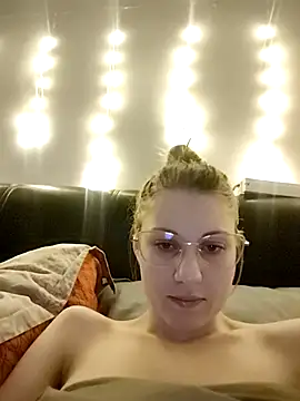 SandyCassie online show from January 12, 2026, 10:26 pm