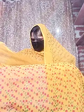 Rajni chauhan online show from November 19, 2025, 4:12 am