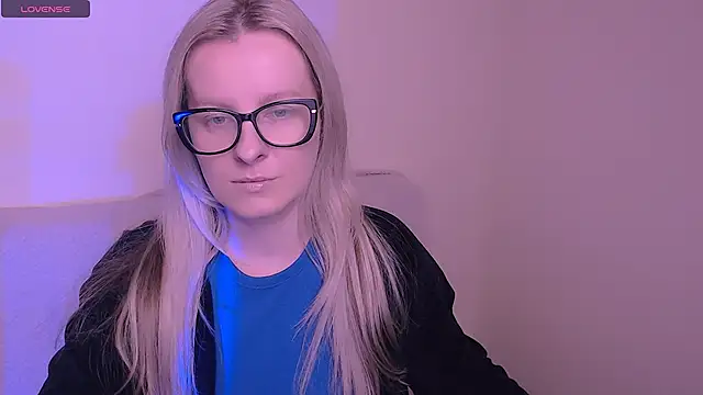 Snapshot of AllaLeomz chatting on November 20, 2025, 9:20 am AllaLeomz online show from November 20, 2025, 9:20 am