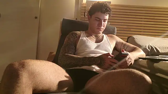 KevinWolf777 online show from April 21, 2026, 11:51 pm