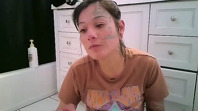 octaviatheillestt online show from December 19, 2025, 9:44 pm