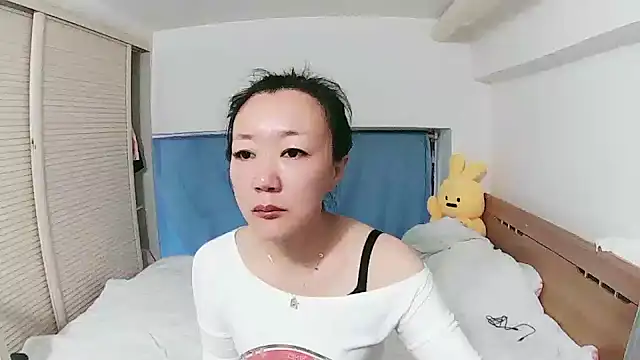 Snapshot of Barbara-a chatting on October 17, 2025, 5:54 am Barbara-a online show from October 17, 2025, 5:54 am