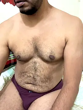 Snapshot of Handsome8677 chatting on November 4, 2025, 7:40 am Handsome8677 online show from November 4, 2025, 7:40 am