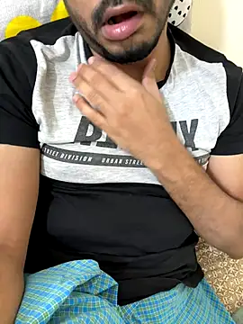 Snapshot of Handsome8677 chatting on November 18, 2025, 10:14 pm Handsome8677 online show from November 18, 2025, 10:14 pm