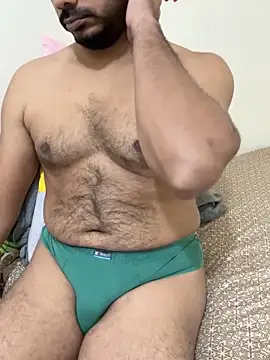 Snapshot of Handsome8677 chatting on November 19, 2025, 10:15 am Handsome8677 online show from November 19, 2025, 10:15 am